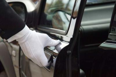 4 Compelling Reasons to Hire a Car Service